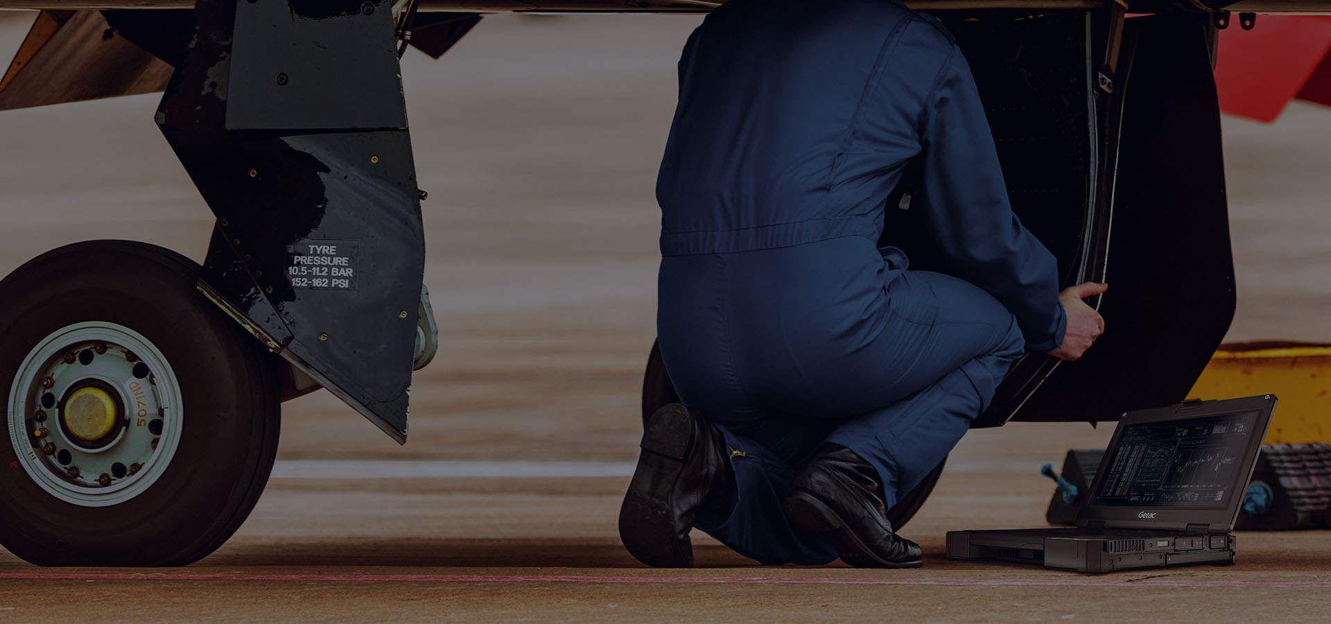 Customized-IO-Ports_Key-Banner_Dark